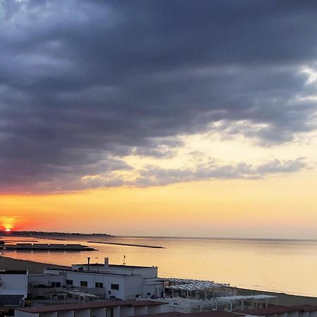 Stanza con vista Mare Appartamento Bari Esterno foto