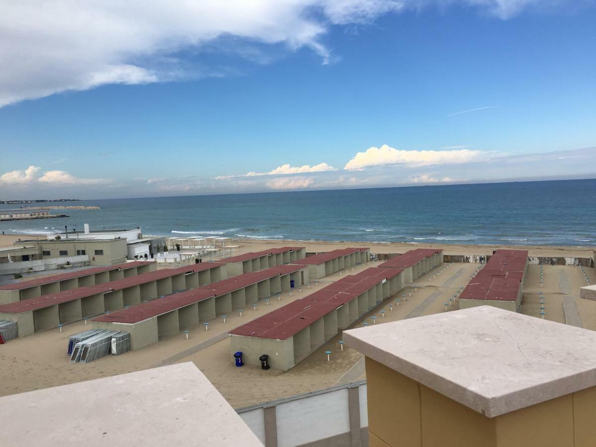 Stanza con vista Mare Appartamento Bari Esterno foto