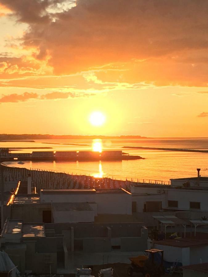 Stanza con vista Mare Appartamento Bari Esterno foto