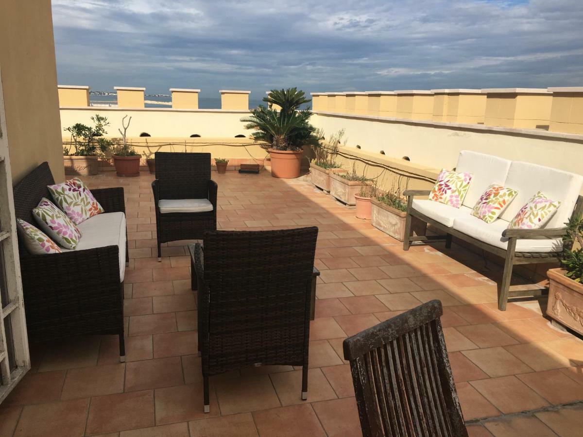 Stanza con vista Mare Appartamento Bari Esterno foto
